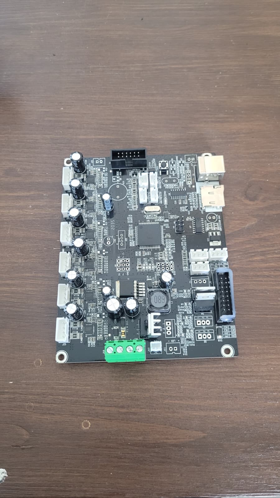 GT2560 V4.1B mainboard ja näyttö Geetech a20t 3D-tulostimelle käytetty